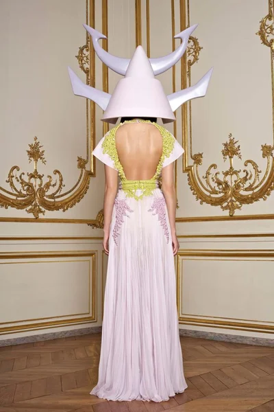 Look 8